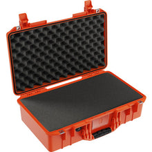 Load image into Gallery viewer, Pelican 1525 AIR WITH FOAM Inside Dimensions: 20.5" X 11.3" X 6.75"